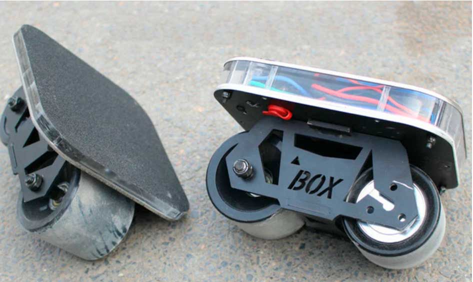 Электрический скейтборд с колесами